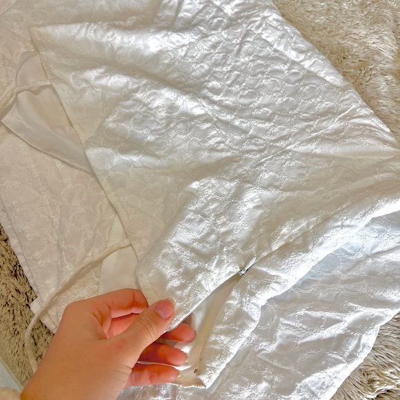 Super Cute White Strappy Patterned Dress - Picture 3 of 4